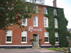 Гостиница The Riverside House Hotel  Майлденхолл